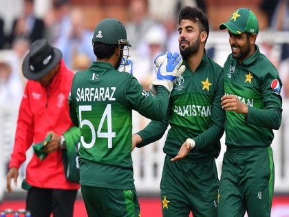 Shadab Khan and D'Arcy Short's Surrey contracts cancelled | पाकिस्तानी क्रिकेटर शादाब खान को बड़ा झटका, इस टीम ने किया कॉन्ट्रैक्ट खत्म