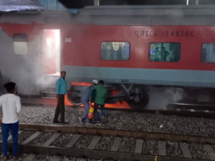 Odisha Fire in AC coach of Durg-Puri Express in Odisha panic among passengers | ओडिशा में दुर्ग-पुरी एक्सप्रेस के AC कोच में लगी आग, यात्रियों में मची अफरातफरी