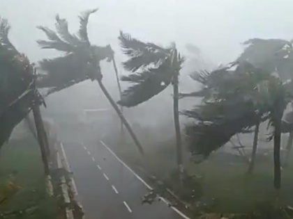 Gujarat braces for cyclone Vayu, deploys quick response forces across districts | मौसम अलर्ट: 'वायु' से खतरा, गुजरात में हाई अलर्ट, कल टकराएगा तूफान