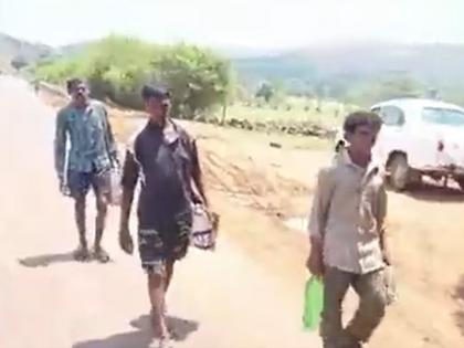 3 Odisha laborers walk 1,000 km from Bengaluru to reach home due to non-payment of wages | वीडियोः काम के बदले मांगे रुपए तो मिली मार! मजदूरी नहीं मिलने पर बेंगलुरु से 1,000 किमी पैदल चलकर घर पहुंचने को मजबूर हुए ओडिशा के 3 मजदूर