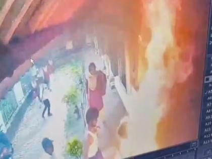 VIDEO: A student in Odisha, hurt by sexual harassment by a teacher, set herself on fire in front of the principal | VIDEO: ओडिशा में शिक्षक द्वारा यौन उत्पीड़न से आहत छात्रा ने प्रिंसिपल के सामने खुद को लगाई आग