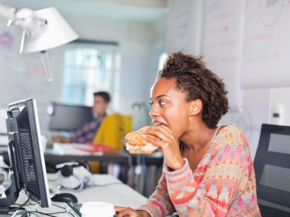 4 Tasty and Healthy Office Snacks You'll Love | ऑफिस में 4 से 6 के बीच लगती है भूख तो खा सकते हैं ये 4 चीजें