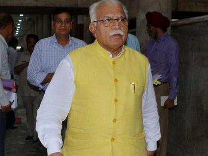 Haryana CM, Khattar's comment on Kashmiri women is despicable and shows what years of RSS training. | सीएम खट्टर पर राहुल गांधी का हमला, कहा- महिला कोई संपत्ति नहीं हैं कि पुरुषों का उन पर स्वामित्व होगा