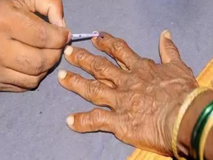 Delhi Election voting underway: oldies and Divyang will not need go to booth to vote, will be able to vote at home through by booth app special facility of EC | दिल्ली चुनाव: वोट देने के लिए बुजुर्गों और दिव्यांग को नहीं पड़ेगी बूथ जाने की जरूरत, EC की खास सुविधा के जरिए घर बैठे कर पाएंगे मतदान