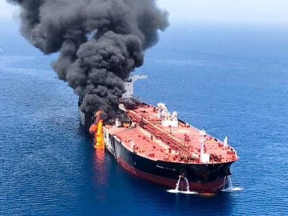 oman oil Tankers Are Attacked in Mideast, and U.S. Says Video Shows Iran Was Involved | अमेरिका का आरोप-ओमान की खाड़ी में तेल टैंकरों पर हमलों के लिए ईरान ‘जिम्मेदार’