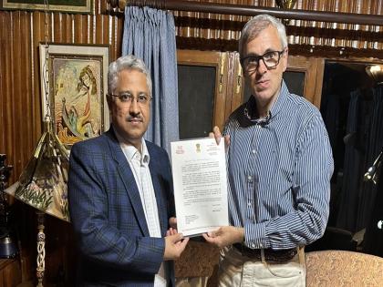 Jammu and Kashmir: Omar Abdullah will take oath as the Chief Minister of Jammu and Kashmir on October 16 | Jammu and Kashmir: उमर अब्दुल्ला 16 अक्टूबर को जम्मू-कश्मीर के मुख्यमंत्री पद की शपथ लेंगे Jammu and Kashmir: Omar Abdullah will take oath as the Chief Minister of Jammu and Kashmir on October 16 | Jammu and Kashmir: उमर अब्दुल्ला 16 अक्टूबर को जम्मू-कश्मीर के मुख्यमंत्री पद की शपथ लेंगे