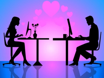 online dating apps during corona lockdown tinder happn okcupid things to keep in mind while online dating | Lockdown और सोशल डिस्टेंसिंग के बीच छाए ये ऑनलाइन डेटिंग ऐप्स, बस इन 5 बातों का जरूर रखें ध्यान