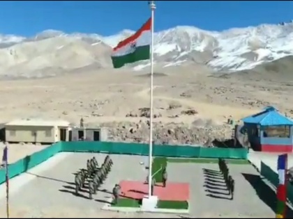 76 ft tall national flag at 15000 ft constructed by indian army hanle valley in ladakh | लद्दाख: भारतीय सेना ने 15000 फीट की ऊंचाई पर फहराया 76 फीट लंबा राष्ट्रीय ध्वज, देखिए वीडियो