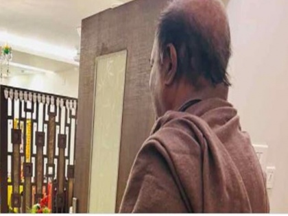 rajinikanth returned home from hospital after undergoing carotid surgery shared a picture on social media | कैरोटिड सर्जरी कराने के बाद अस्पताल से घर लौटे रजनीकांत, सोशल मीडिया पर साझा की तस्वीर