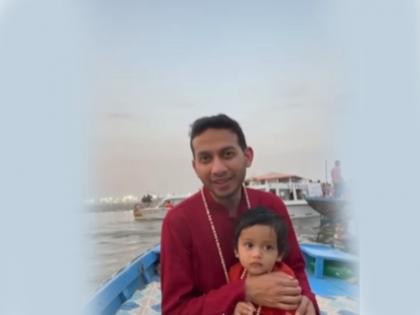 Mahakumbh 2025 OYO founder Ritesh Agarwal reached Mahakumbh enjoyed boat trip with son Aryan in his lap | Mahakumbh 2025: महाकुंभ पहुंचे OYO फाउंडर रितेश अग्रवाल, गोद में बेटे आर्यन को लेकर नाव यात्रा का उठाया लुत्फ