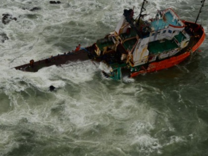 Barge, tugbo drowning incident: 52 bodies handed over to family, 27 still unknown | बजरा, टगबोट डूबने की घटना: 52 शव परिजनों को सौंपे गए, 27 शवों की पहचान की जानी अभी बाकी