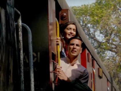 padman song hu ba hu out akshay kumar and sonam kapoor | नए सफर पर निकले सोनम और अक्षय, पैडमैन का ‘हूबहू’ गाना हुआ रिलीज