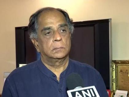 Pahlaj Nihalani files a plea in Bombay High Court against Censor Board 20 cuts in 'Rangeela Raja' | पहलाज निहलानी की फिल्म पर चली सेंसर की कैंची, 'रंगीला राजा' में CBFC ने सुझाए 20 कट, बॉम्‍बे HC पहुंचे पूर्व अध्यक्ष