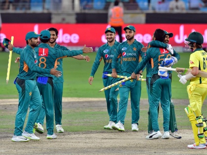 T20 World Cup Pakistan reaches final pm Imran Khan UAE watch match Fawad Chaudhry has invited | पाकिस्तान अगर T20 World Cup में पहुँचा तो फाइनल देखने इमरान खान जा सकते हैं UAE, फवाद चौधरी ने दिया है न्योता