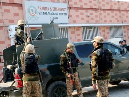 Khyber Pakhtunkhwa Vehicle laden explosives collides with check post 12 security personnel killed and 6 terrorists killed in encounter | खैबर पख्तूनख्वाः जांच चौकी से विस्फोटकों से लदे वाहन में टक्कर?, 12 सुरक्षाकर्मी की मौत और मुठभेड़ में 6 आतंकवादी ढेर Khyber Pakhtunkhwa Vehicle laden explosives collides with check post 12 security personnel killed and 6 terrorists killed in encounter | खैबर पख्तूनख्वाः जांच चौकी से विस्फोटकों से लदे वाहन में टक्कर?, 12 सुरक्षाकर्मी की मौत और मुठभेड़ में 6 आतंकवादी ढेर