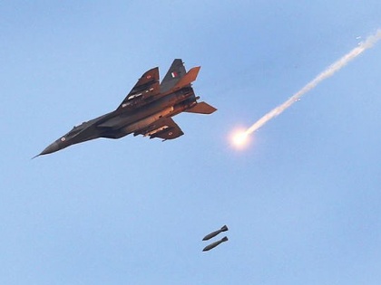 Pakistan Air Force jets violated Indian airspace in Rajouri sector, What Pakistani media says | पाकिस्तान का दावाः भारत की 'एयर स्ट्राइक' का जवाब दिया, मार गिराए दो लड़ाकू विमान!