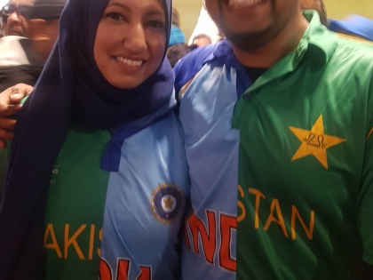Canadian couple is going viral on internet after india and pakistan match | पाकिस्तान की हार के बाद यह कपल इन्टरनेट पर तेजी से हो रहा वायरल, जानिए क्या है कारण?
