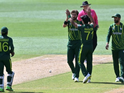 ICC T20 World Cup 2022 Pakistan restrict Bangladesh 127-8 pak target 128 Shaheen Afridi 4 overs 22 runs 4 wickets | ICC T20 World Cup 2022: शाहीन अफरीदी का 'चौका', पाकिस्तान के सामने 128 का लक्ष्य