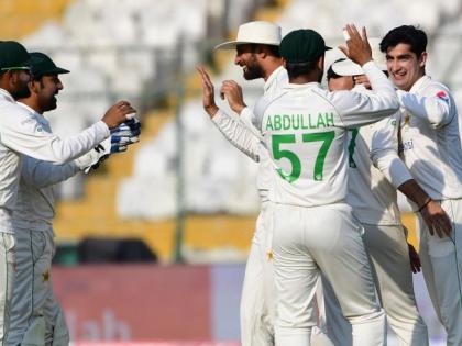 Pakistan vs New Zealand, 2nd Test 2023  Pakistan trail 295 runs New Zealand added 104 runs 10th wicket | Pakistan vs New Zealand 2023: पाकिस्तान की टीम 295 रन पीछे, न्यूजीलैंड ने 10वें विकेट के लिए 104 रन जोड़े, जानें आज क्या-क्या हुआ