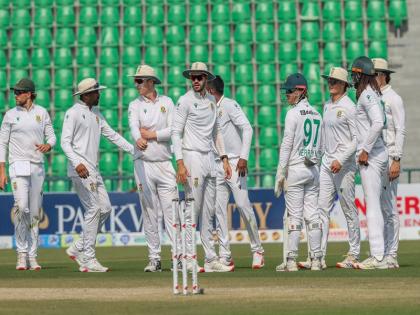 PAK vs SA: Pakistan set South Africa a target of 277 in the first Test, Muthusamy dominated with 11 wickets | PAK vs SA: पाकिस्तान ने पहले टेस्ट में दक्षिण अफ्रीका को 277 रन का लक्ष्य दिया, मुथुसामी ने 11 विकेट लेकर बनाया दबदबा