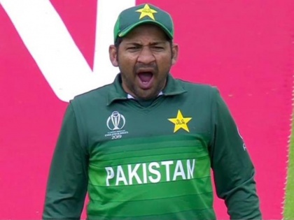 ICC World Cup 2019, IND vs PAK: Shoaib Akhtar Brutally Roasts Pakistan Team | ICC World Cup 2019: शर्मनाक हार पर बिफरे शोएब अख्तर, बोले- सरफराज ने की बेवकूफाना कप्तानी, देखें वीडियो