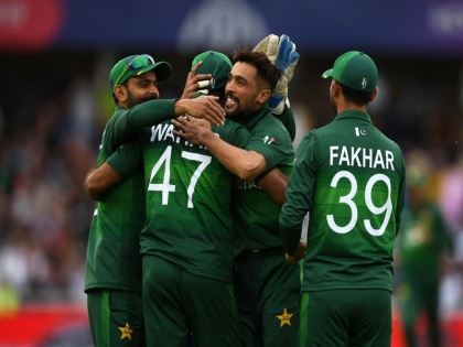 ICC World Cup 2019, ENG vs PAK: Pakistan won by 14 runs | ICC World Cup 2019, ENG vs PAK: लगातार 11 हार के बाद आखिरकार पाकिस्तान को नसीब हुई जीत