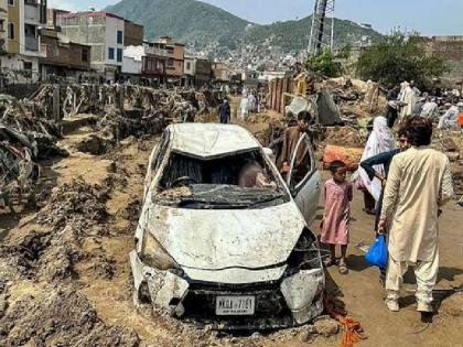 Pakistan Floods Death toll in northwest Pakistan floods rises to 307 | Pakistan Floods: पाकिस्तान में बाढ़ से हाहाकार, 307 लोगों की मौत, सुरक्षित स्थानों पर भाग रहे लोग