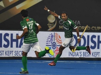 Pakistan Hockey team Olympic hockey participation uncertain after FIH drops it from pre-qualifying and imposes fine | पाकिस्तान हॉकी टीम के अगले ओलंपिक में खेलने पर मंडराए संकट के बादल, FIH ने दिया दोहरा झटका