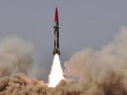 Pakistan tests nuclear capable ballistic missile | 290 किमी तक के लक्ष्य को भेदने में माहिर बैलिस्टिक मिसाइल का पाकिस्तान ने किया परीक्षण