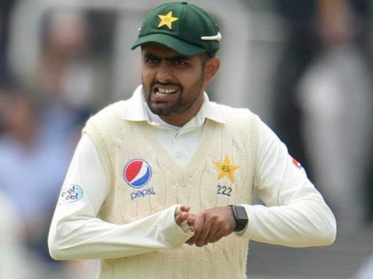 ICC bars Pakistan players from wearing Apple watches on field in lords test vs England | इंग्लैंड के खिलाफ लॉर्ड्स टेस्ट में पाकिस्तानी खिलाड़ियों ने पहना स्मार्टवॉच, ICC ने लगाई रोक