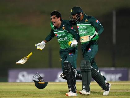 Afghanistan vs Pakistan, 2nd ODI 2023 Pakistan won by 1 wkt Shadab khan 35 balls 48 runs Player of the Match lead 2-0 | Afghanistan vs Pakistan 2023: एक गेंद पहले 1 विकेट से जीते, मैन ऑफ द मैच खान की पारी, 35 गेंद और 48 रन, सीरीज में 2-0 से आगे