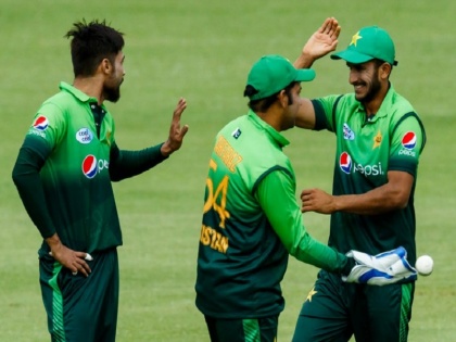 Asia Cup: Pakistan beats Afghanistan in super 4 of Asia cup | Asia Cup: नहीं चला राशिद-मुजीब की गेंदबाजी का जादू, पाकिस्तान ने अफगानिस्तान को 3 विकेट से हराया