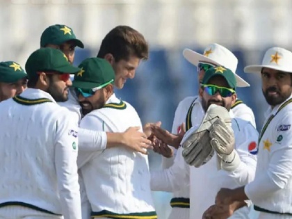 Pakistan Set To Arrive In England On Sunday Amid Coronavirus | पाकिस्तानी टीम कोरोना संकट के बावजूद रविवार को पहुंचेगी इंग्लैंड, ट्रेनिंग से पहले 14 दिन रहेगी आइसोलेशन में