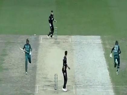 pakistan vs new zealand 3rd odi when faheem ashraf gets 5 runs on 1 ball watch video | पाकिस्तान-न्यूजीलैंड मैच में इस बल्लेबाज ने एक गेंद पर 5 रनों से खोला खाता, देखिए कैसे हुआ ये कमाल