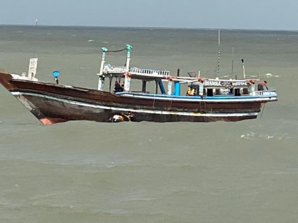 Pakistani boat carrying drugs Rs 200 crore caught Indian Coast Guard & Gujarat ATS 40 kgs 6 arrest Pakistani boat 33 nautical miles  | गुजरातः अरब सागर में मछली पकड़ने वाली पाकिस्तानी नौका से 200 करोड़ रुपये की 40 किलोग्राम हेरोइन जब्त, छह पाकिस्तानी नागरिक अरेस्ट