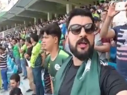 Asia Cup 2018: Pakistan Cricket Fan reveals why he sang Indian National Anthem | एशिया कप: चर्चित हुए पाकिस्तानी फैन का खुलासा, बताया क्यों गाया भारत का राष्ट्रगान