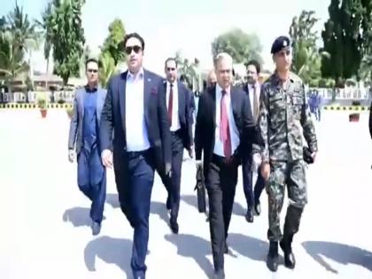 Pakistani Foreign Minister Bilawal Bhutto leaves India tour sco meeting said this before boarding flight Goa | वीडियो: भारत दौरे के लिए पाकिस्तानी विदेश मंत्री बिलावल भुट्टो रवाना, फ्लाइट पकड़ने से पहले कही यह बात Pakistani Foreign Minister Bilawal Bhutto leaves India tour sco meeting said this before boarding flight Goa | वीडियो: भारत दौरे के लिए पाकिस्तानी विदेश मंत्री बिलावल भुट्टो रवाना, फ्लाइट पकड़ने से पहले कही यह बात