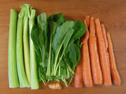 diet tips benefits of eating carrot and spinach in raw format | पालक और गाजर को कच्चा खाने से सेहत को होते हैं ये फायदे