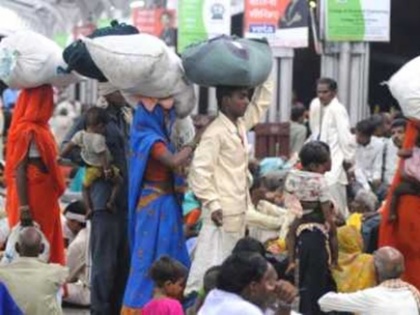 Lockdown india third day wage migration daily wage workers continues states Delhi Ministry Home Affairs issued advisory | Lockdown in india: आज तीसरा दिन, दिल्ली समेत कई प्रदेशों से दिहाड़ी मजदूरों का पैदल पलायन जारी, गृह मंत्रालय ने जारी की एडवाइजरी