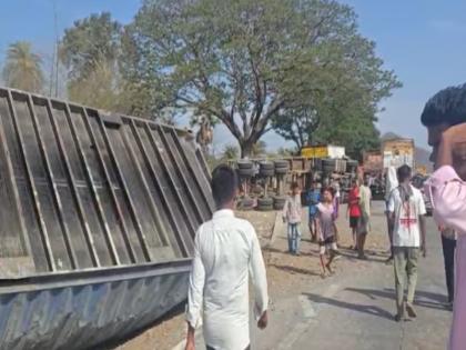 12 killed, over 20 injured as truck collides with another carrying wedding family group in Maharashtra's Palghar | महाराष्ट्र के पालघर में शादी के परिवार को ले जा रहे एक ट्रक की दूसरे ट्रक से टक्कर, 12 की मौत, 20 से ज़्यादा घायल 12 killed, over 20 injured as truck collides with another carrying wedding family group in Maharashtra's Palghar | महाराष्ट्र के पालघर में शादी के परिवार को ले जा रहे एक ट्रक की दूसरे ट्रक से टक्कर, 12 की मौत, 20 से ज़्यादा घायल