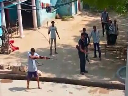 Madhya Pradesh Rebel Paan Singh Tomar's village Lepa Bhidosa, gun fired again | मध्य प्रदेश: बागी पान सिंह तोमर का गांव लेपा भिड़ोसा, फिर चली बदले की बंदूक Madhya Pradesh Rebel Paan Singh Tomar's village Lepa Bhidosa, gun fired again | मध्य प्रदेश: बागी पान सिंह तोमर का गांव लेपा भिड़ोसा, फिर चली बदले की बंदूक