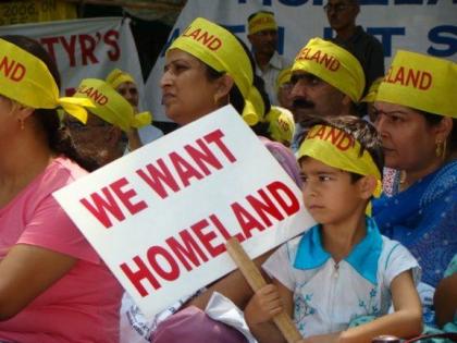 As per Article 370, the dream come true for us, Kashmiri Pandits have said away from the birthplace | अनुच्छेद 370 हटना हमारे लिए सपना सच होने जैसा, जन्मभूमि से दूर कश्मीरी पंडितों ने कहा As per Article 370, the dream come true for us, Kashmiri Pandits have said away from the birthplace | अनुच्छेद 370 हटना हमारे लिए सपना सच होने जैसा, जन्मभूमि से दूर कश्मीरी पंडितों ने कहा