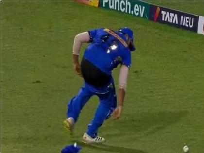 VIDEO: Rohit Sharma's pants came off while fielding against CSK, hilarious video went viral | VIDEO: सीएसके के खिलाफ फील्डिंग करते समय रोहित शर्मा की उतर गई पैंट, हिलेरियस वीडियो हुआ वायरल