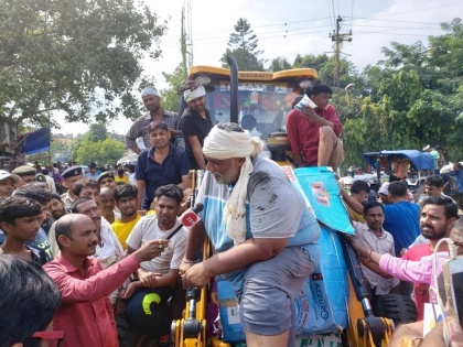 Twitter trend Bihar Wants Pappu Yadav due to Former MP help Flood victim | 'बिहार चाहे पप्पू यादव', जानें सोशल मीडिया पर पूर्व सांसद व बाहुबली नेता के लिए क्यों उठी ऐसी मांग
