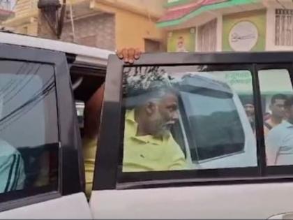 Lawrence Vishnoi gang threatened friend gifts bulletproof Land Cruiser car Purnia MP Pappu Yadav see photos Yadav receives bulletproof luxury car threat | Lawrence Bishnoi gang: लॉरेंस विश्नोई गैंग ने 20 बार दी धमकी?, दोस्त ने पूर्णिया सांसद पप्पू यादव को बुलेटप्रूफ लैंड क्रूजर गाड़ी की गिफ्ट