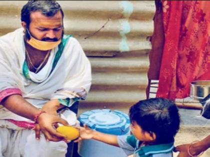 This Family Spent Rs 2 Crore In 120 Days Of Lockdown To Feed 6 Lakh People | इस परिवार को सलाम, चार महीनों में खिलाया छह लाख गरीब और मजबूर लोगों को खाना, खर्च कर दिए दो करोड़ रुपए This Family Spent Rs 2 Crore In 120 Days Of Lockdown To Feed 6 Lakh People | इस परिवार को सलाम, चार महीनों में खिलाया छह लाख गरीब और मजबूर लोगों को खाना, खर्च कर दिए दो करोड़ रुपए