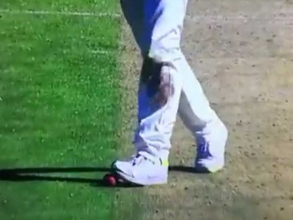Pat Cummins Stepping On The Ball With Spikes, Ball-Tampering question raises | ऑस्ट्रेलियाई गेंदबाज कमिंस ने गेंद को जूते की स्पाइक्स से 'दबाया', उठे बॉल टैम्परिंग के सवाल!