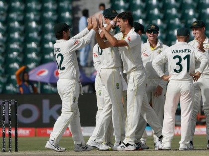 Pakistan vs Australia lead 134 runs Pat Cummins 5, Mitchell Starc 4 wickets total 9, pak 20 runs and 7 wickets Azhar Ali 7000 runs | Pak vs Aus: कमिंस और स्टार्क ने झटके 9 विकेट, पाकिस्तान 20 रन के अंदर 7 विकेट गंवाए, अजहर 7000 रन पूरे करने वाले पांचवें पाकिस्तानी
