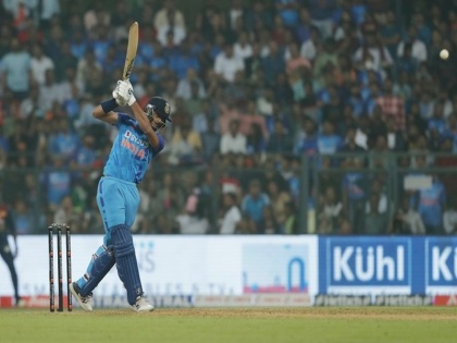 IND vs SL 2nd T20I: Akshar Patel made this record by scoring a half-century in 20 balls, left behind Ravindra Jadeja | IND vs SL 2nd T20I: अक्षर पटेल ने 65 रनों की ताबड़तोड़ पारी खेलकर बनाया यह रिकॉर्ड, जडेजा को पछाड़ा