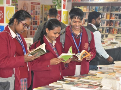 Crowd of readers gathered on the first day of the World Book Fair, the program started with a discussion on multilingualism in Rajkamal's Jalsaghar | विश्व पुस्तक मेला के पहले दिन उमड़ी पाठकों की भीड़, राजकमल के जलसाघर में बहुभाषिकता पर परिचर्चा के साथ शुरू हुआ कार्यक्रम